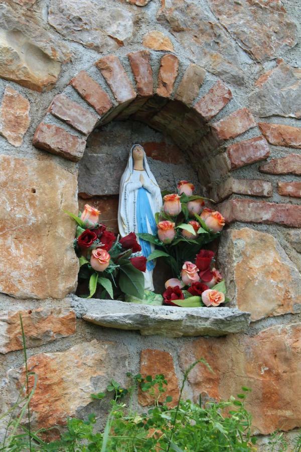 Mary'S Garden Villa Tulisevica Luaran gambar